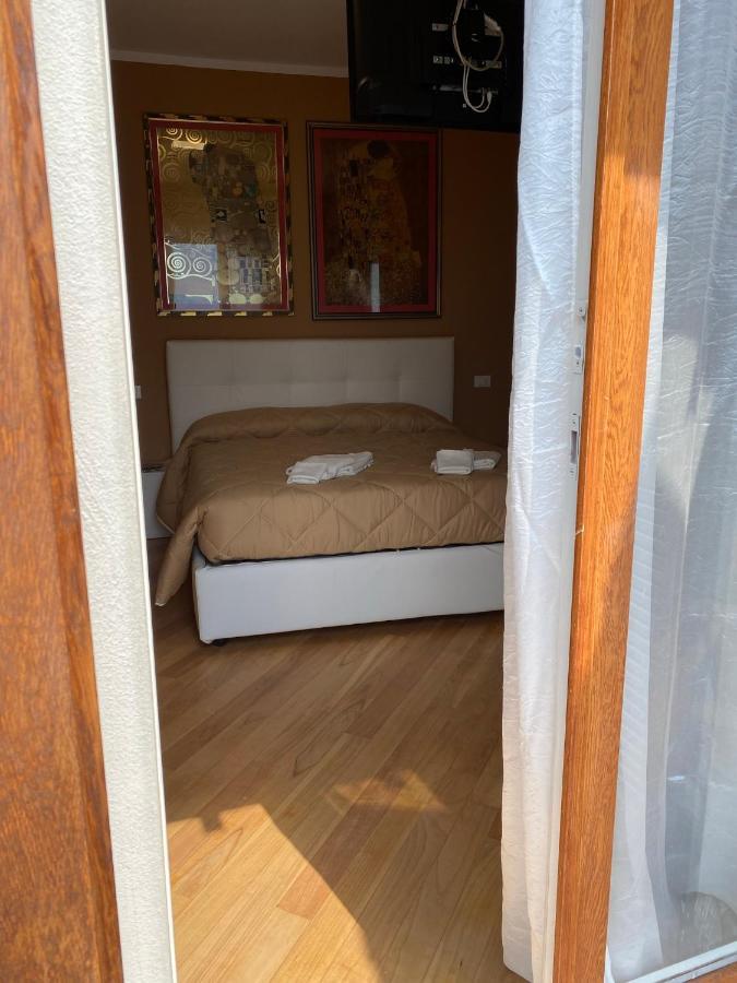 Villa Castello Only Room 리몬네술가르다 외부 사진